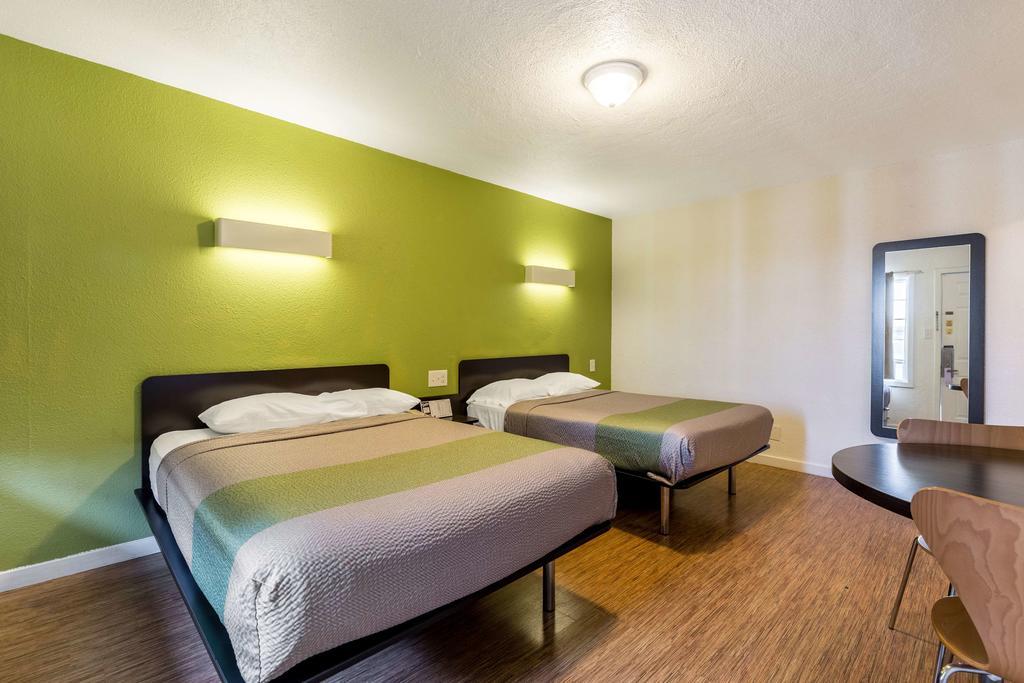 Hotel 6 2*